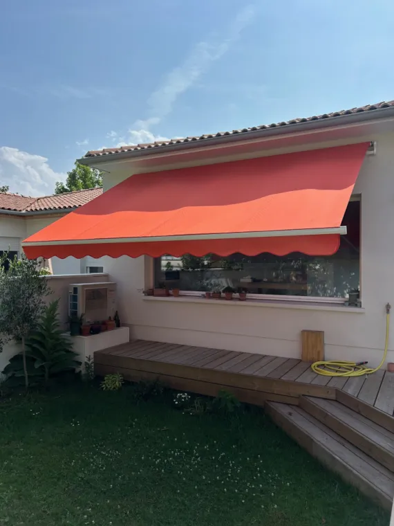 Installation de store banne sur Bordeaux, Bordeaux, RENOVISOL 33