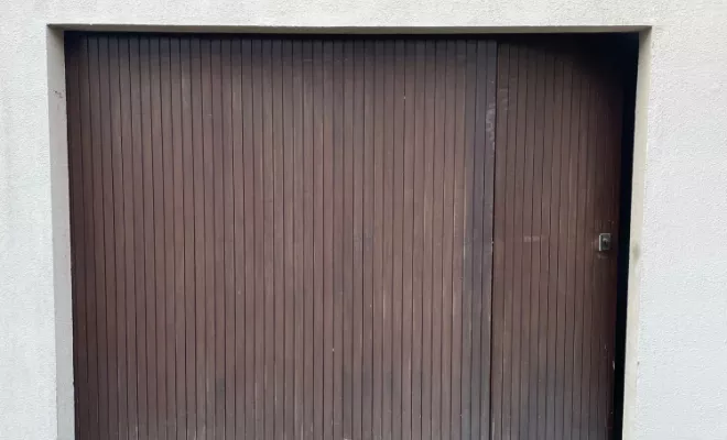 Installation d'une porte de garage motorisé à Bordeaux, Bordeaux, RENOVISOL 33